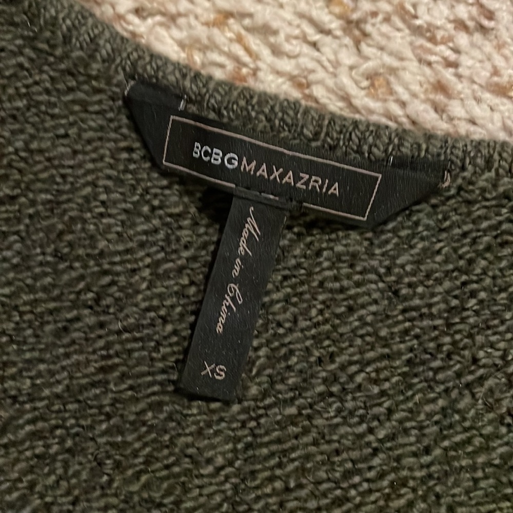 BCBG top NWOT - Picture 2 of 2